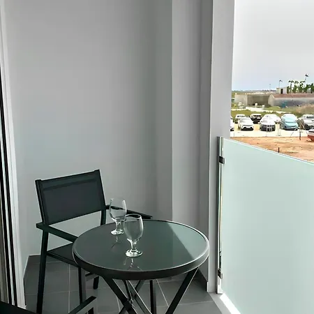 Con Balcon Y Espectaculares Vistas Al Mar Apartment